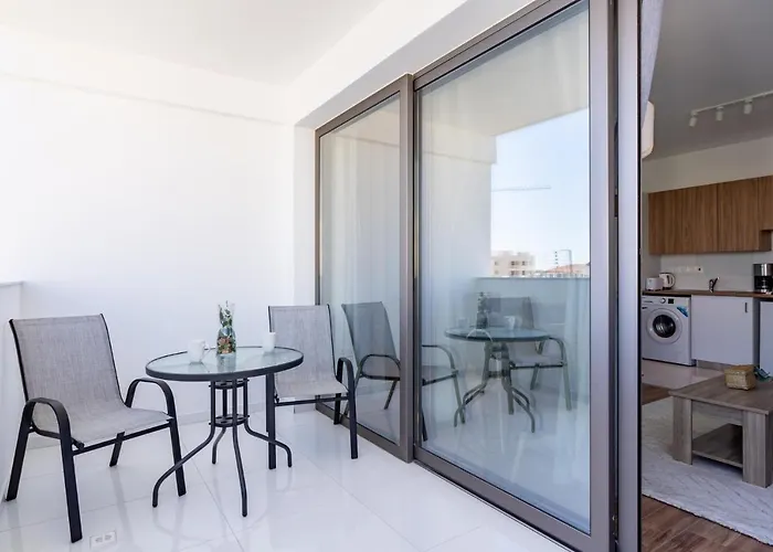 Livia Studio Apartment In Larnaca