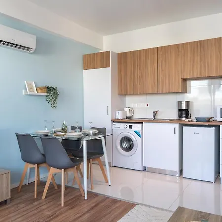 Livia Studio Apartment In Larnaca Exterior photo