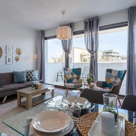 Livia Studio Apartment In Larnaca Exterior photo